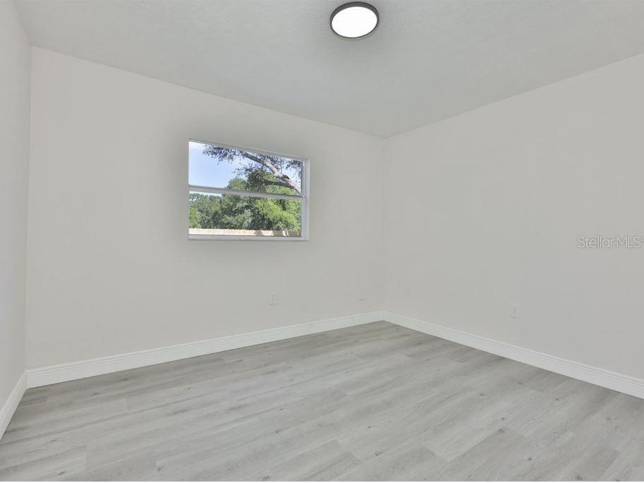 614 HUNTINGTON ST — photo 32