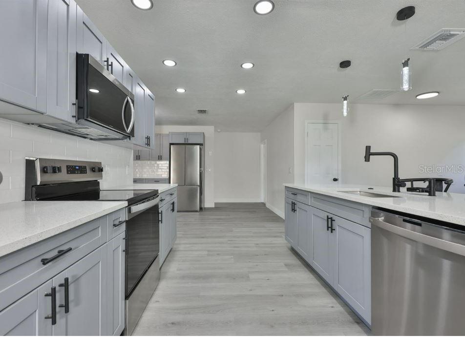 614 HUNTINGTON ST — photo 14