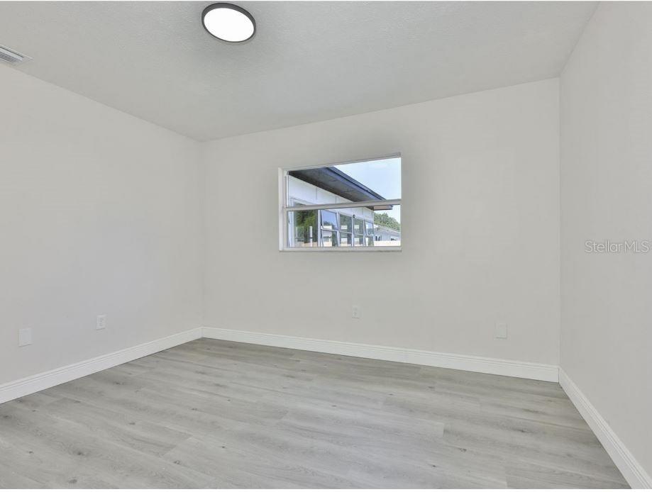 614 HUNTINGTON ST — photo 33