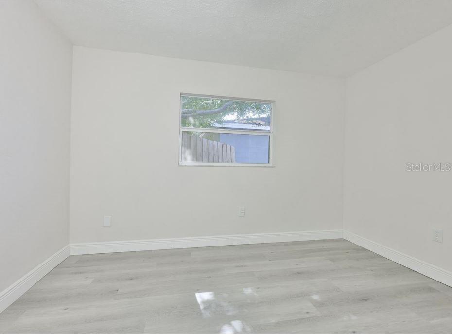 614 HUNTINGTON ST — photo 30