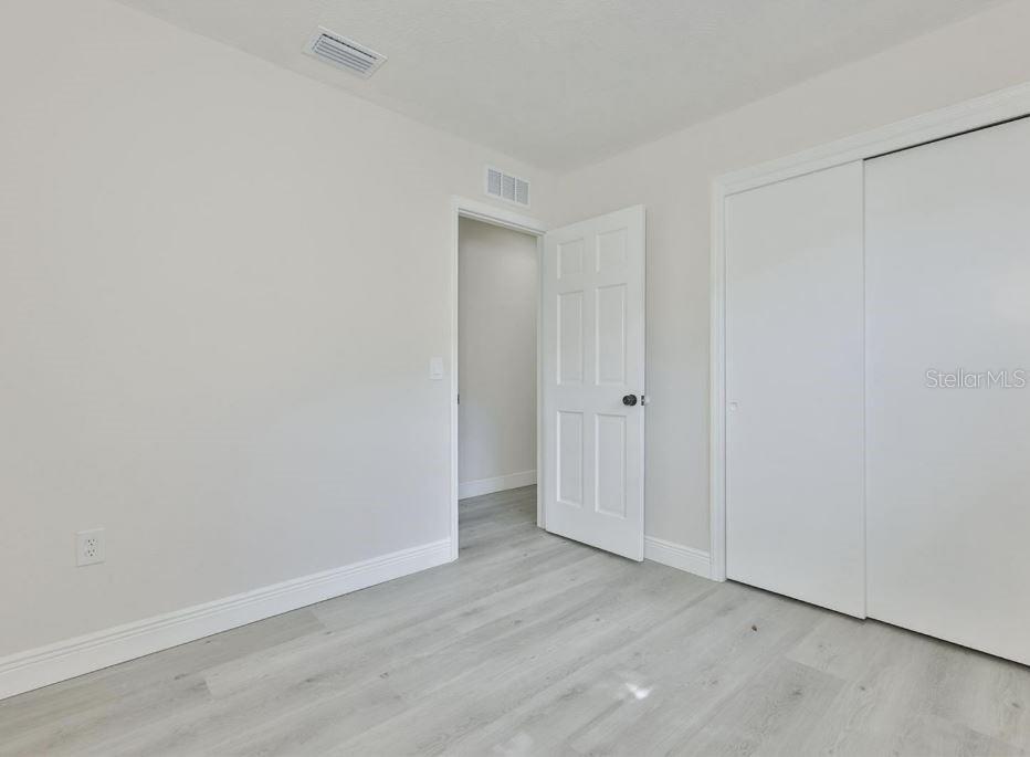 614 HUNTINGTON ST — photo 27