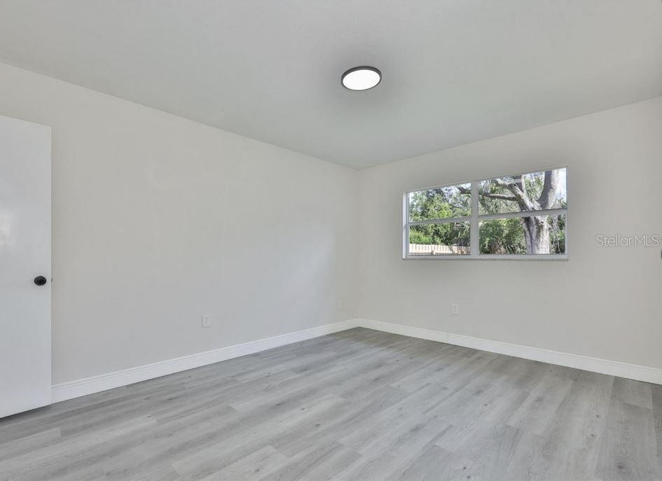 614 HUNTINGTON ST — photo 20