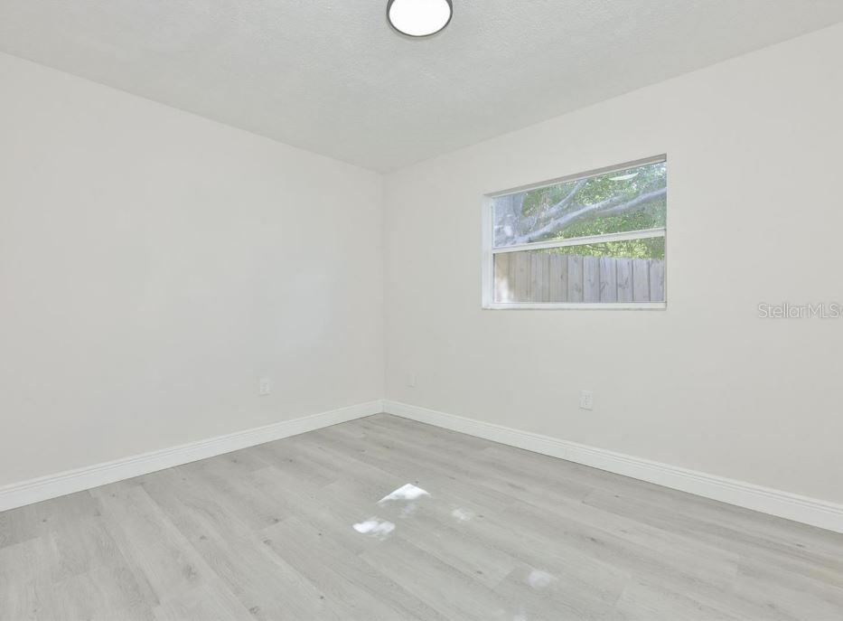 614 HUNTINGTON ST — photo 29