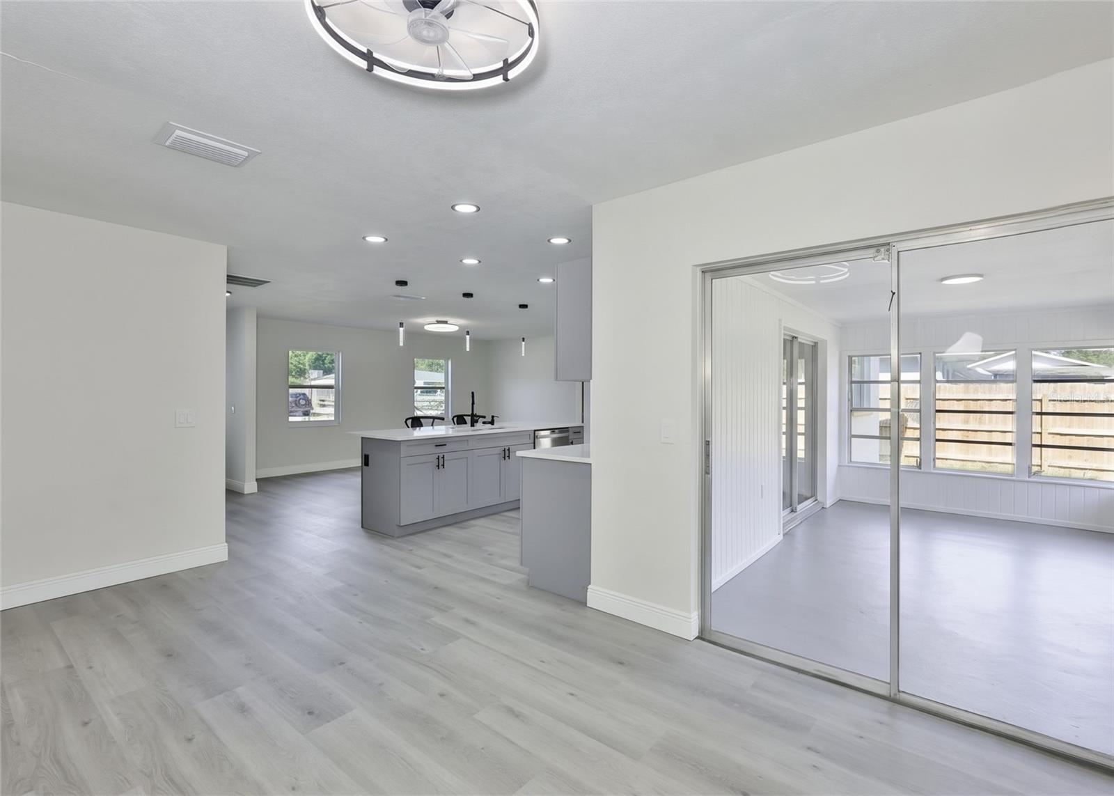 614 HUNTINGTON ST — photo 19
