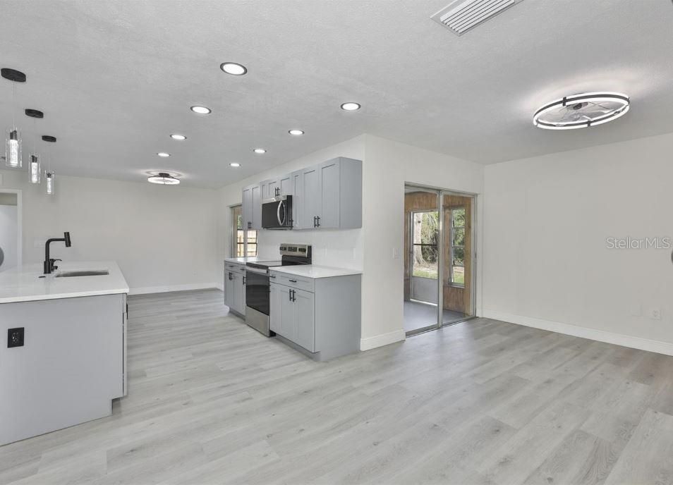 614 HUNTINGTON ST — photo 8
