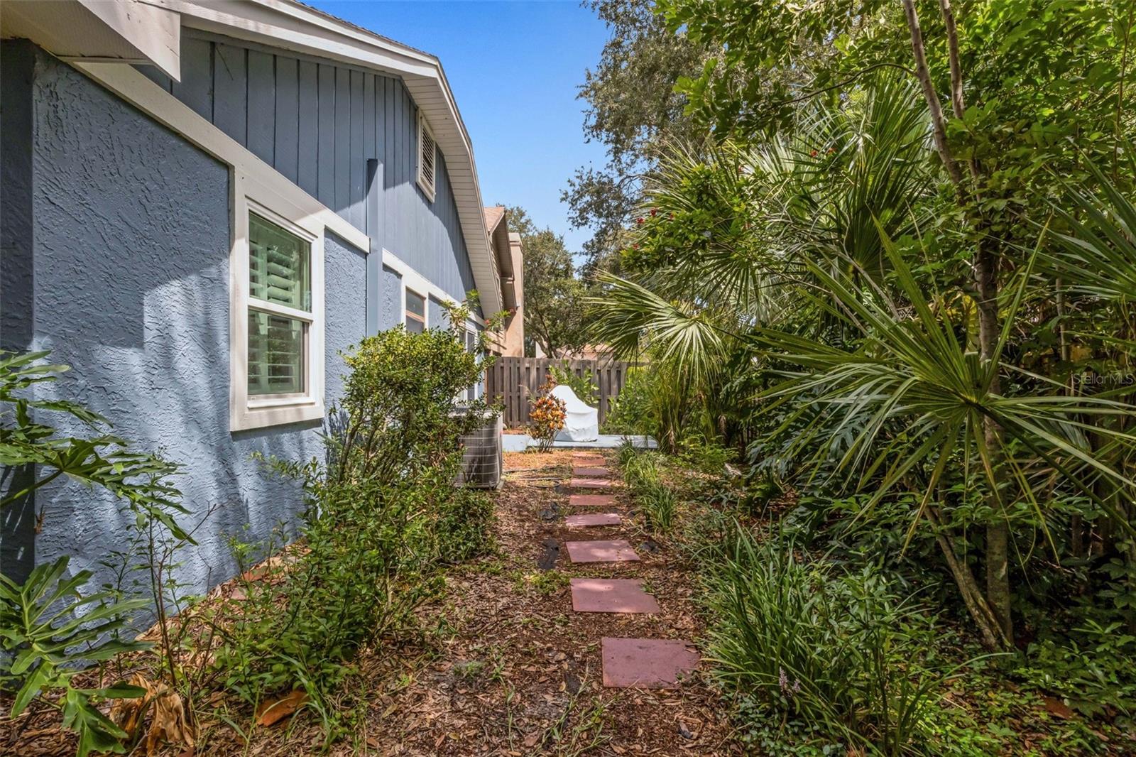 1889 SPRINGWOOD CIR N — photo 48