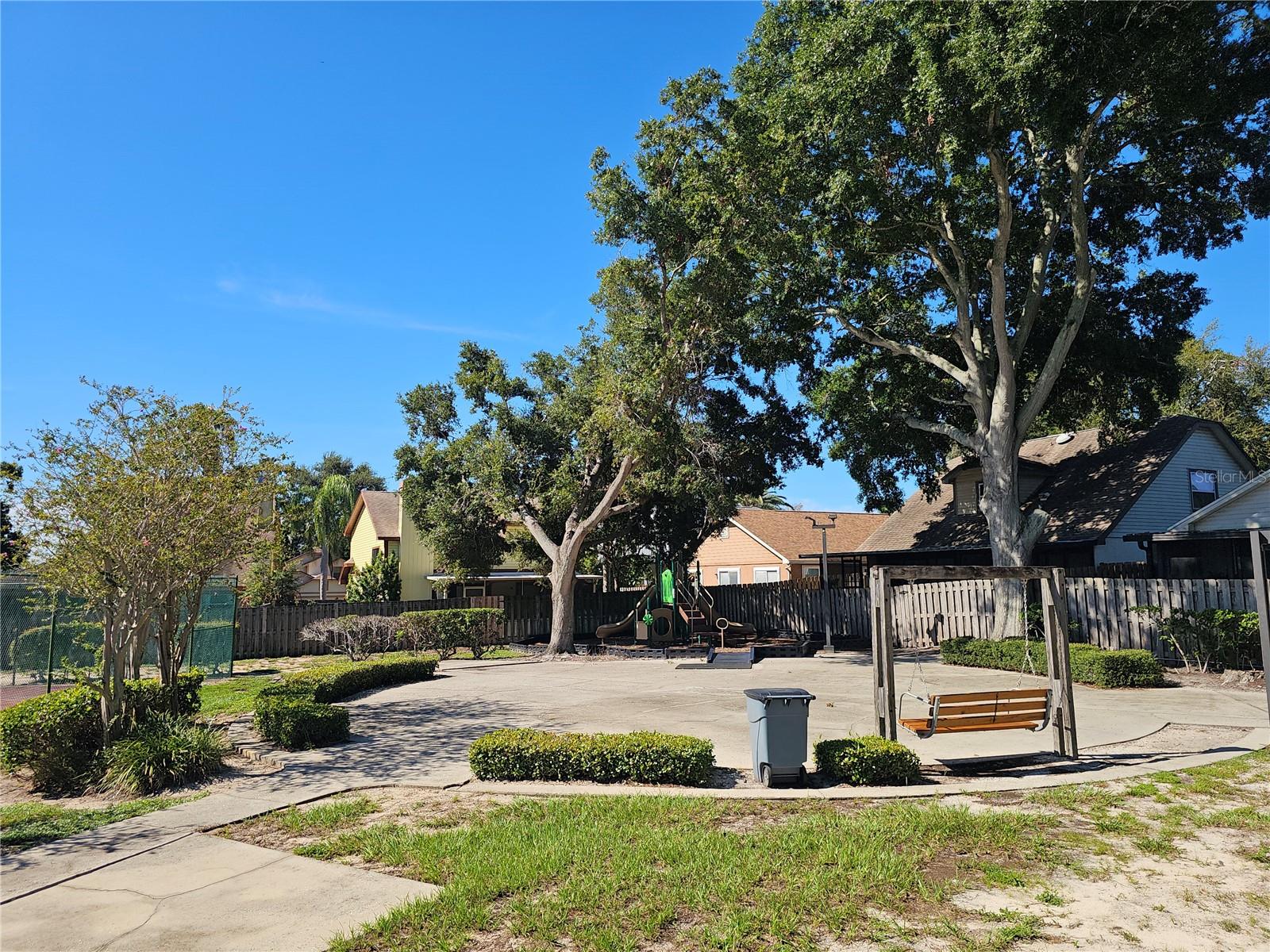 1889 SPRINGWOOD CIR N — photo 59