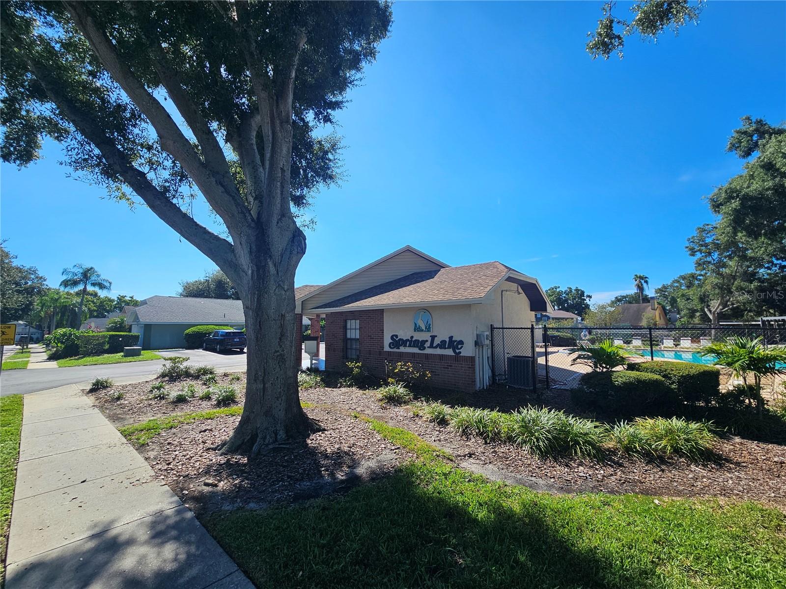 1889 SPRINGWOOD CIR N — photo 52