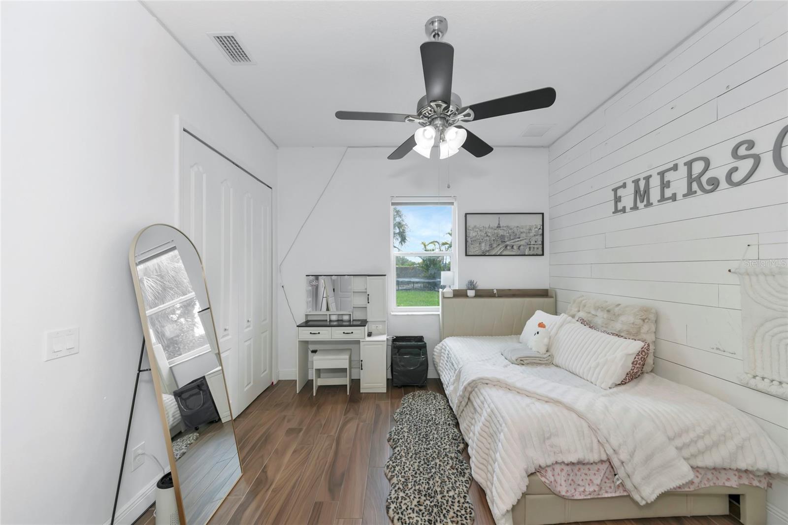 1417 LANDVIEW LN — photo 37