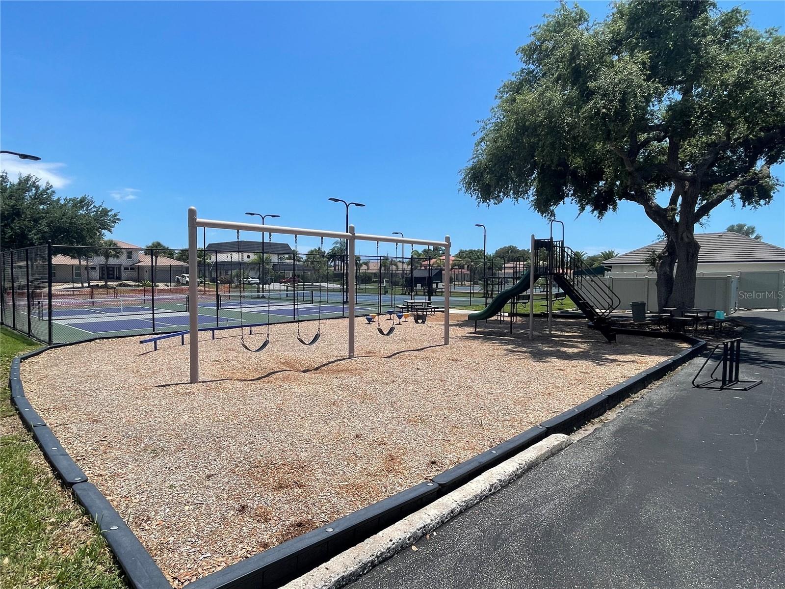 1417 LANDVIEW LN — photo 80