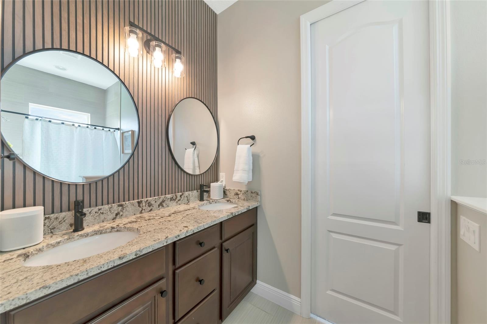 1417 LANDVIEW LN — photo 35