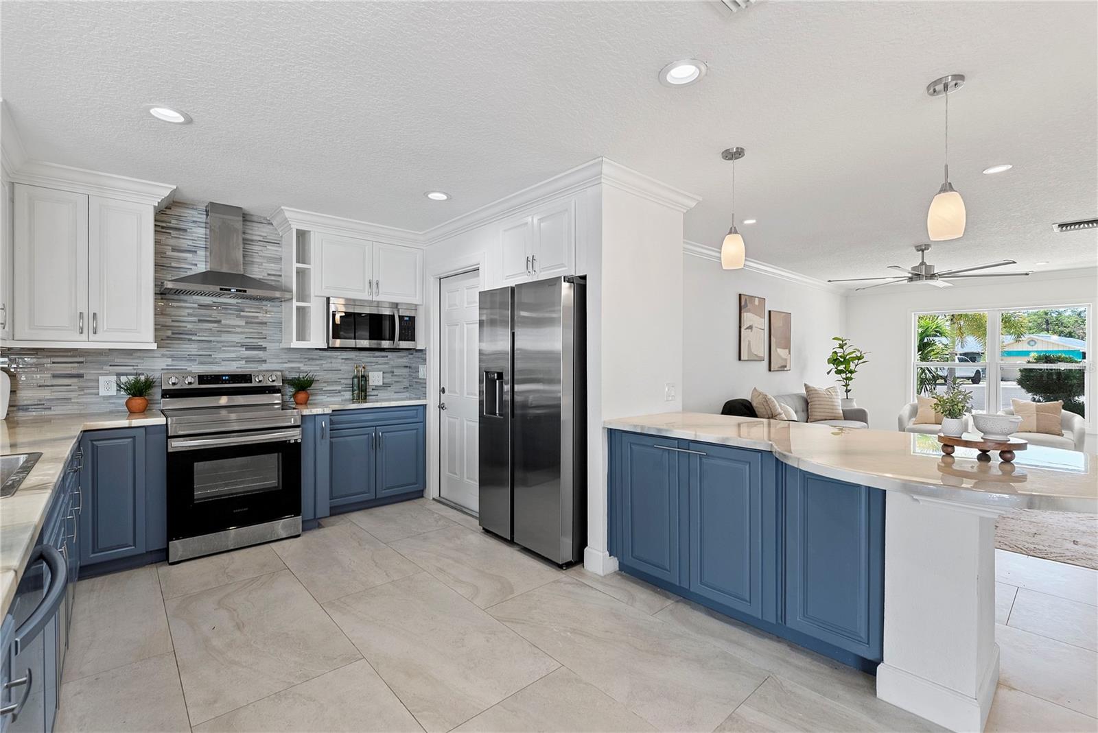 805 LEISEY CIR — photo 8