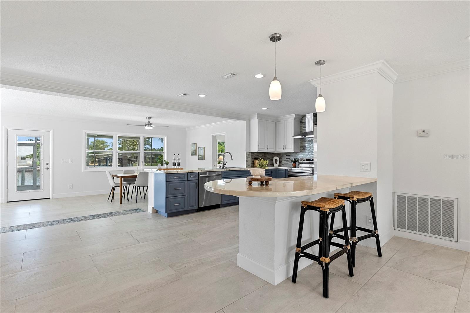 805 LEISEY CIR — photo 11