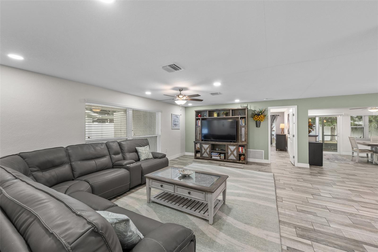 425 WAYFARER CT — photo 6