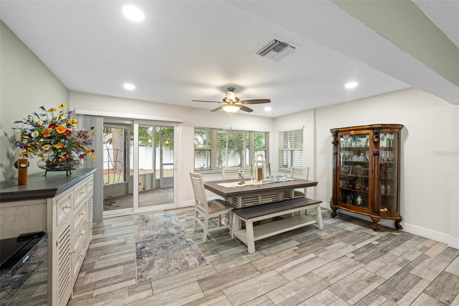 425 WAYFARER CT — photo 12