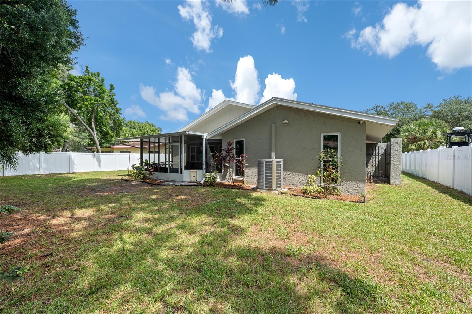 425 WAYFARER CT — photo 28