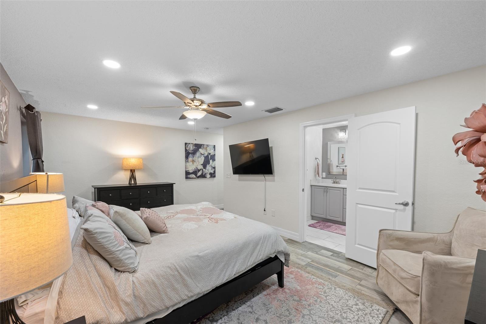 425 WAYFARER CT — photo 19