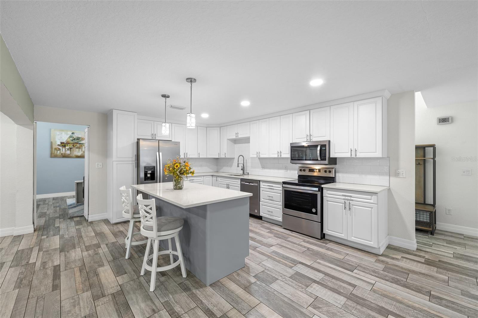 425 WAYFARER CT — photo 8