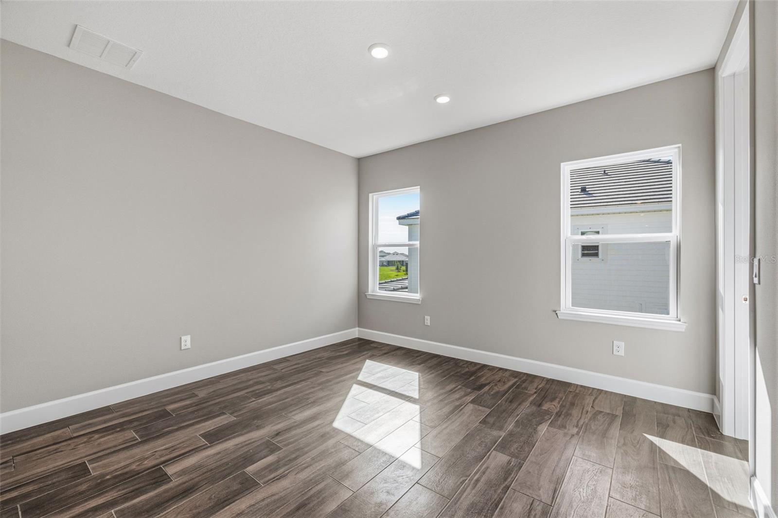 11126 MANOR HOUSE LN — photo 36
