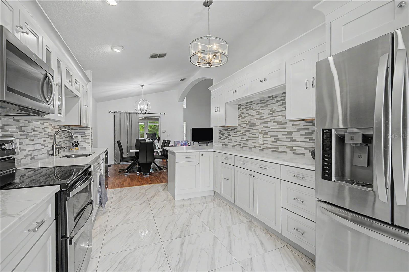 212 ARBOR WOODS CIR — photo 9