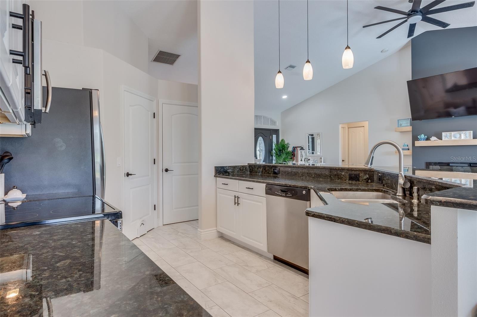 2226 CHARLESTON PARK DR — photo 15
