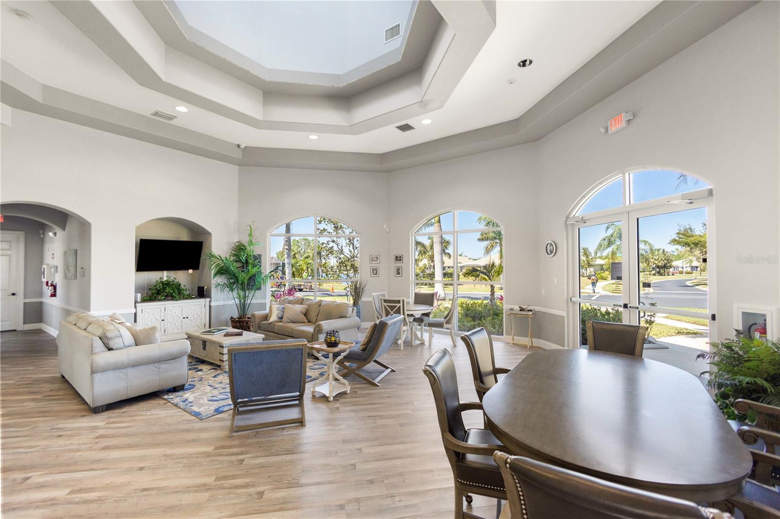 8949 HAWK NEST LN — photo 34