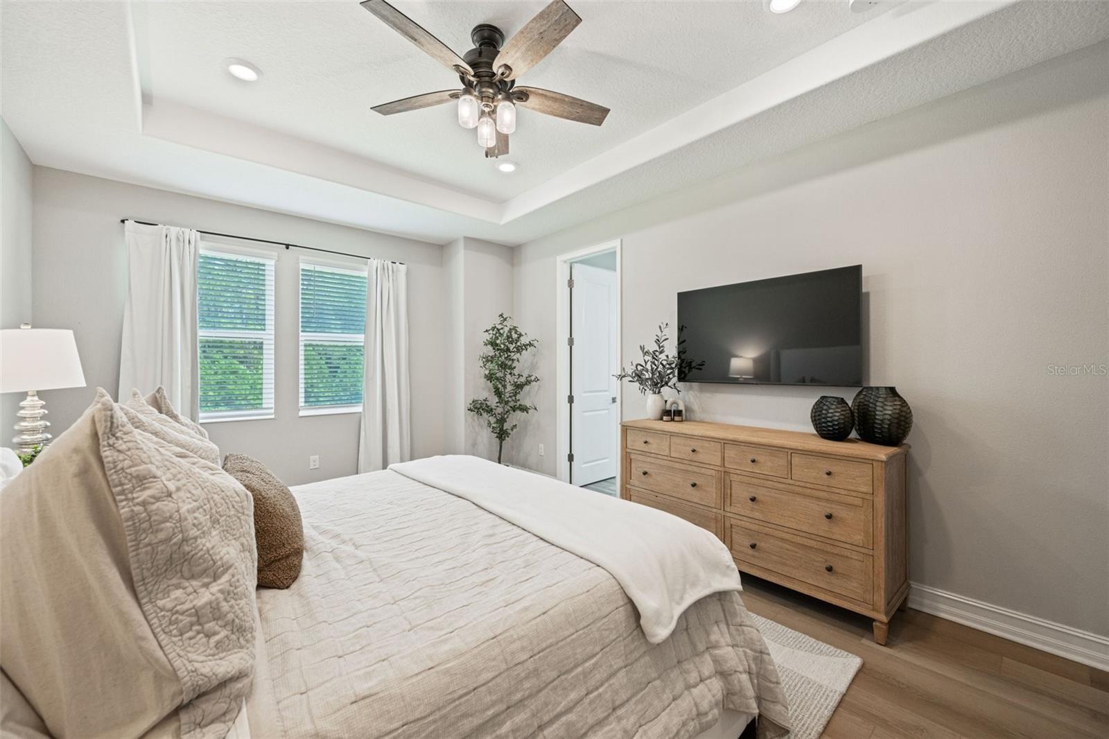 4962 SAN MARTINO DR — photo 35