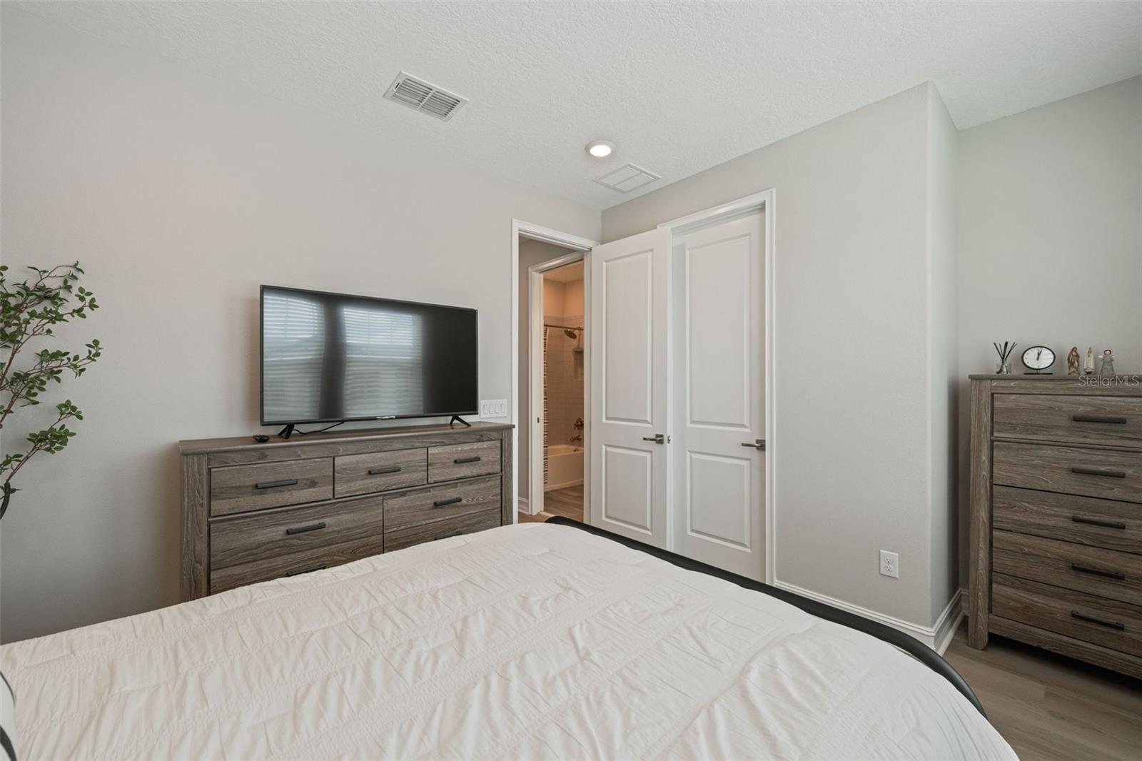 4962 SAN MARTINO DR — photo 56
