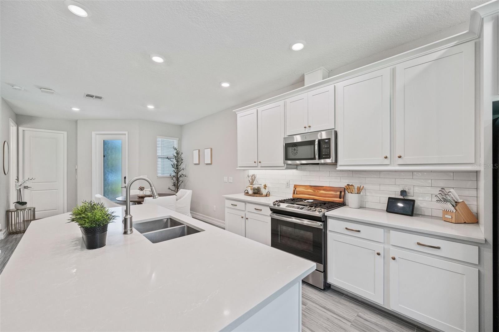 4962 SAN MARTINO DR — photo 23