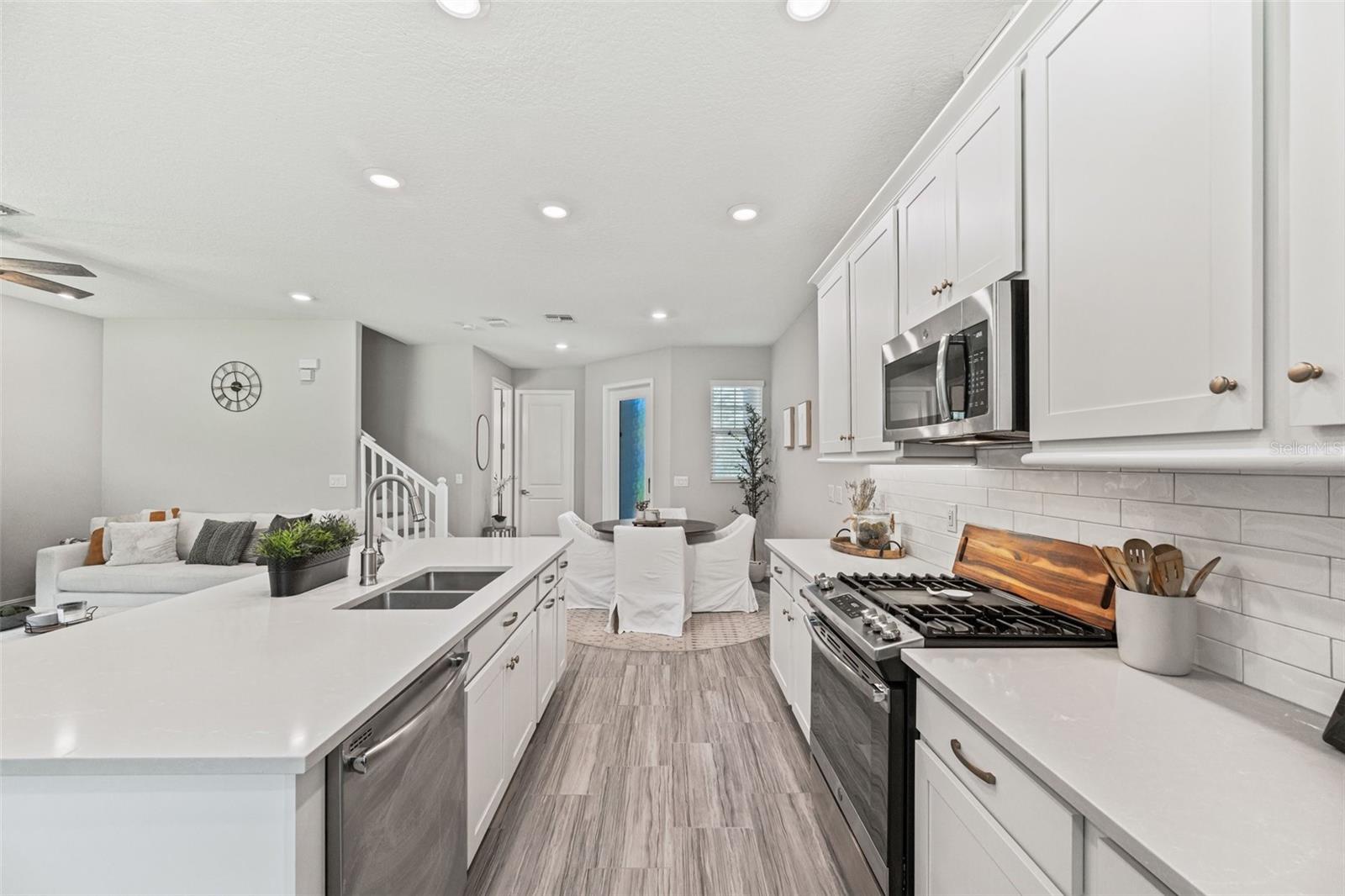 4962 SAN MARTINO DR — photo 24