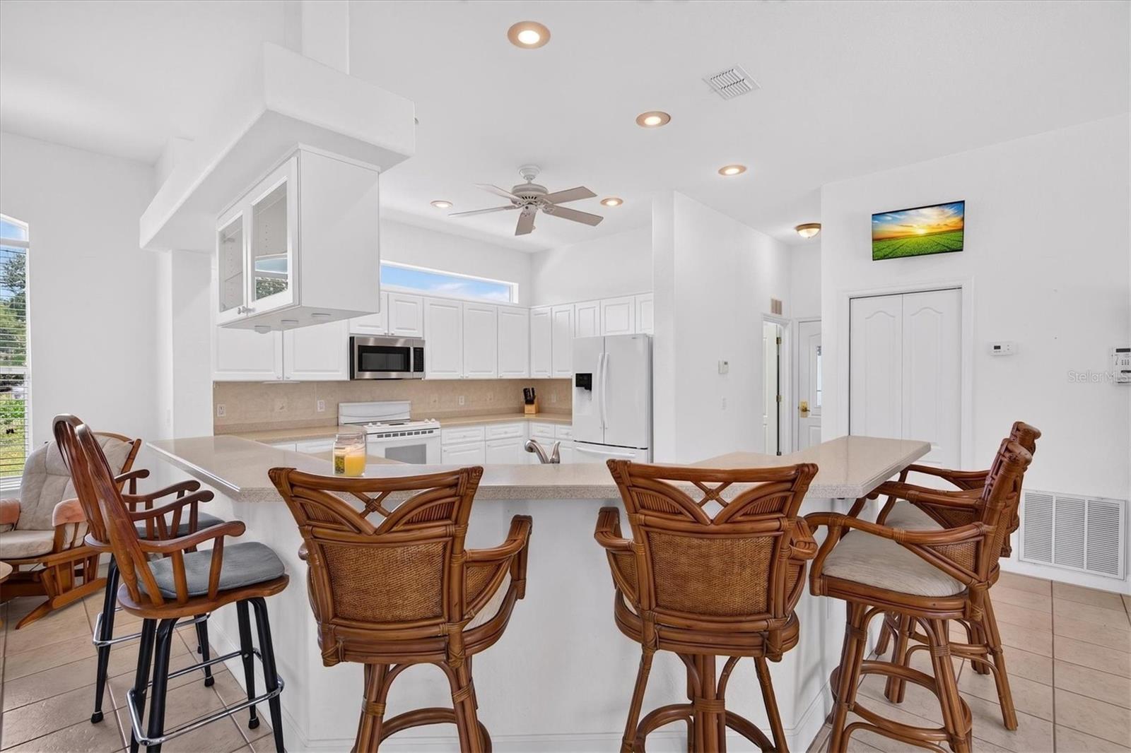 9412 GROUSE WAY — photo 9