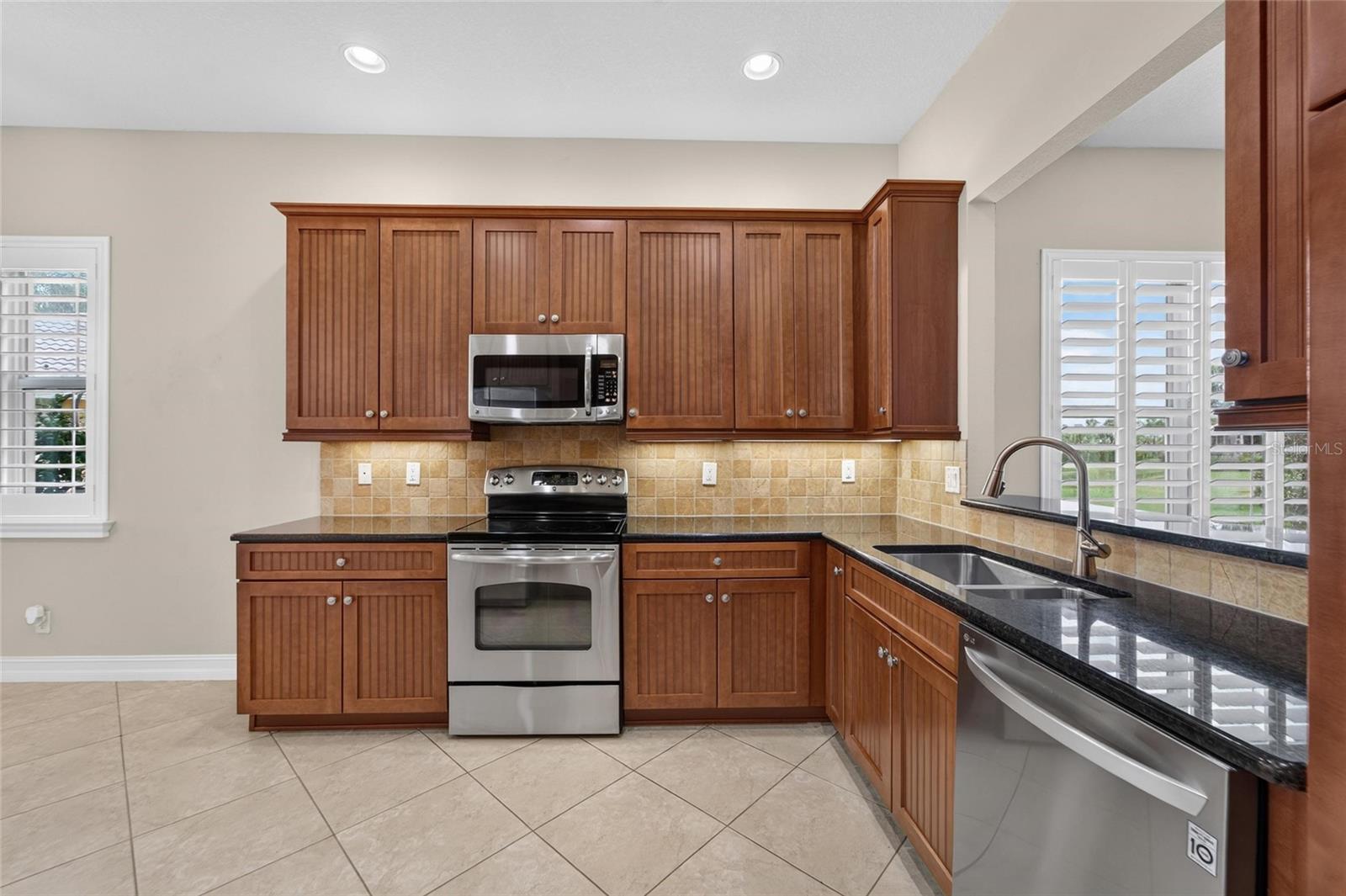 4904 ROCK ISLAND CT — photo 12