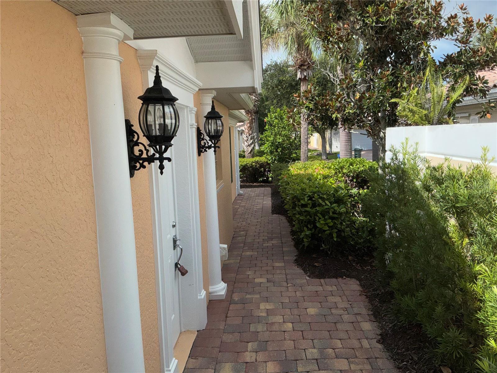11616 GARESSIO LN — photo 3