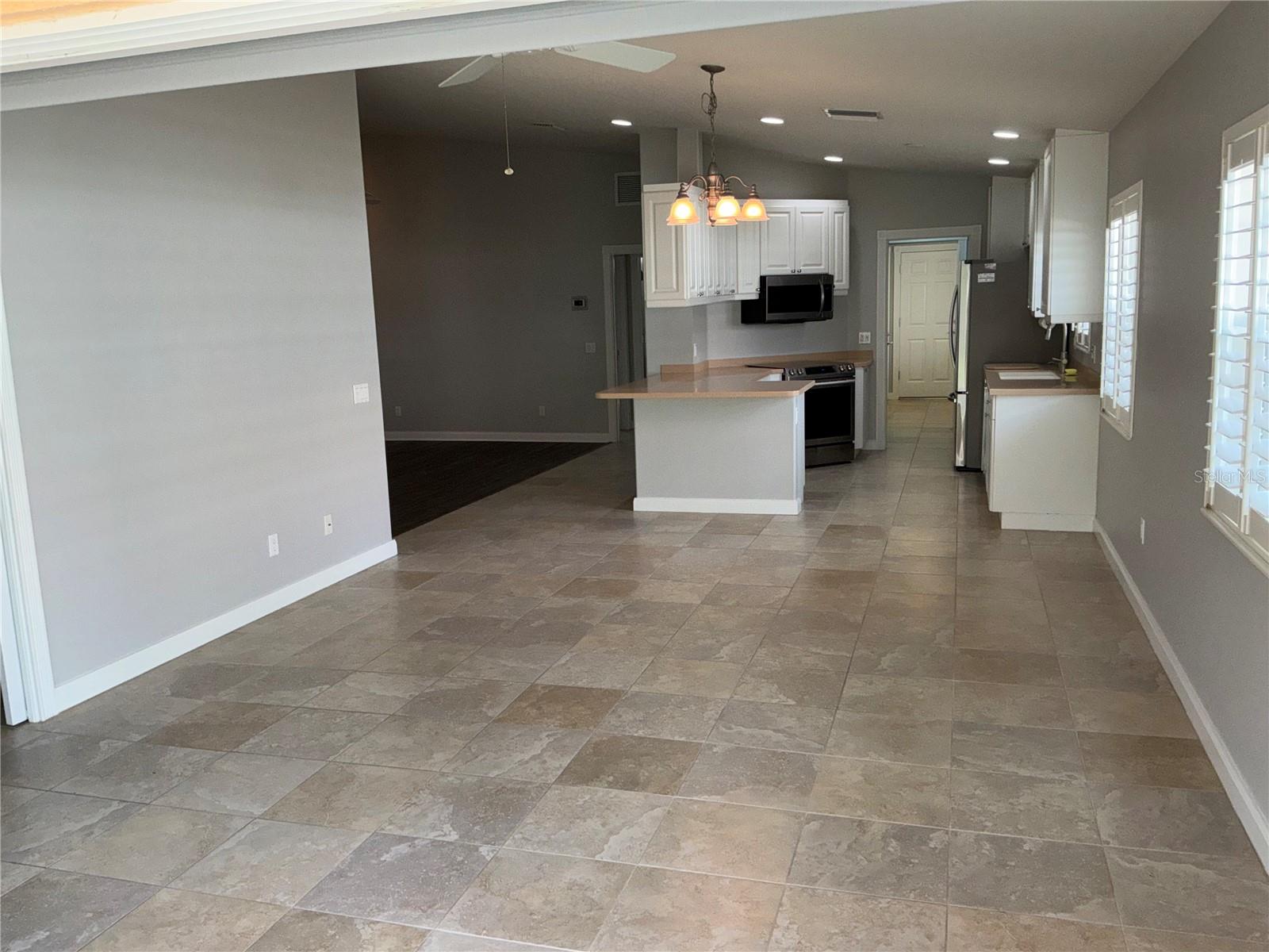 11616 GARESSIO LN — photo 7