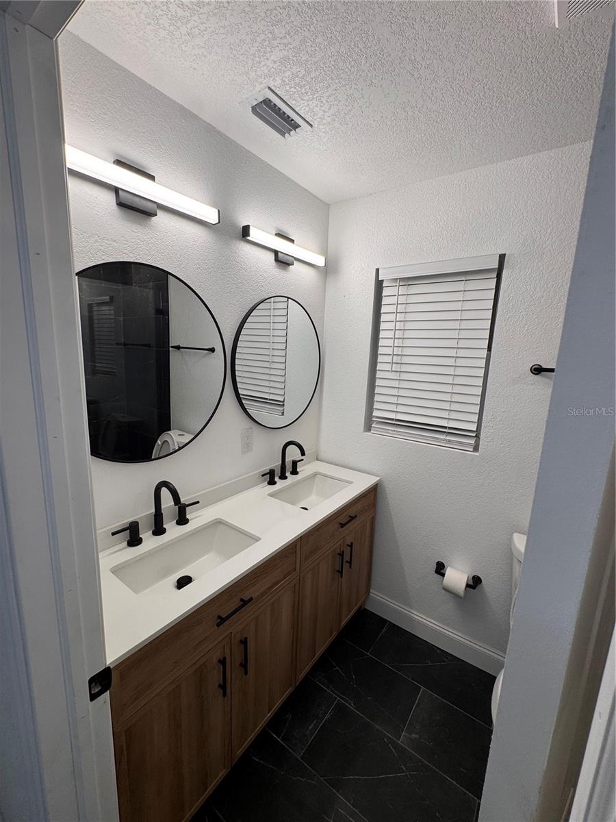 2548 LANGDON AVE S — photo 3