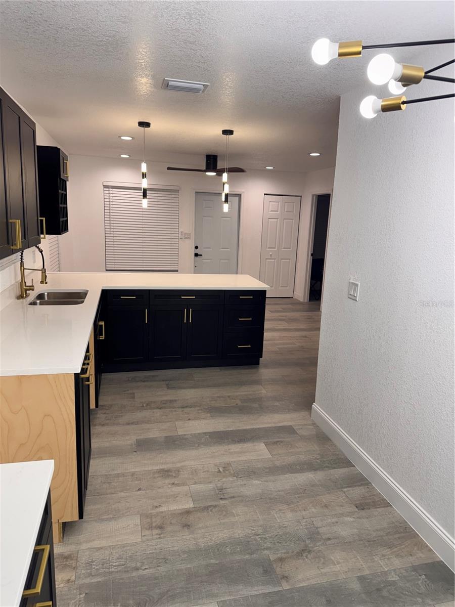 2548 LANGDON AVE S — photo 10
