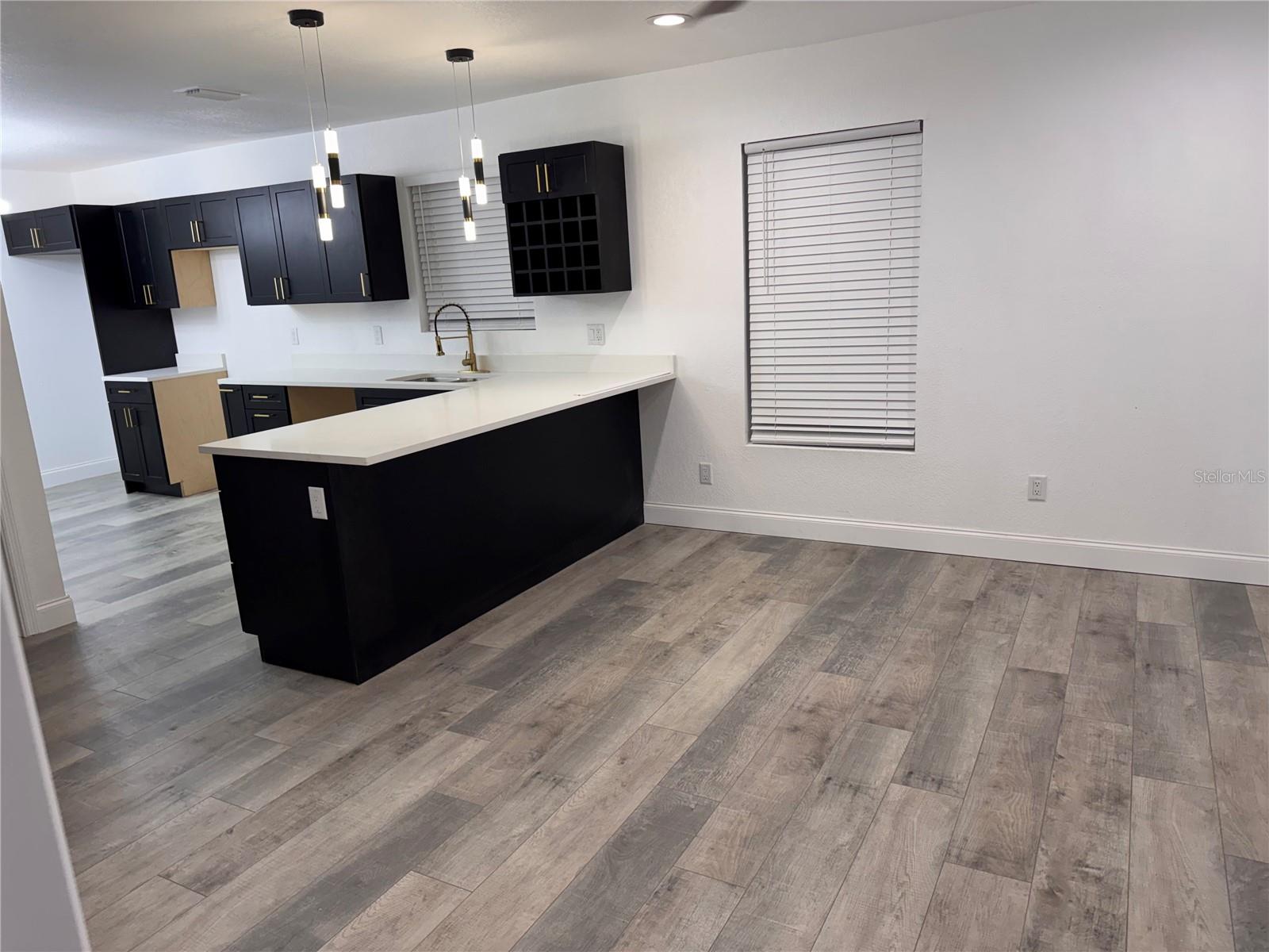 2548 LANGDON AVE S — photo 8