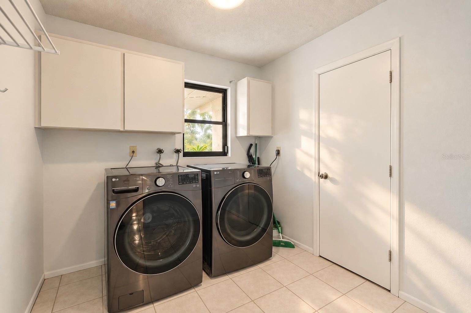 3721 ASTER DR — photo 26
