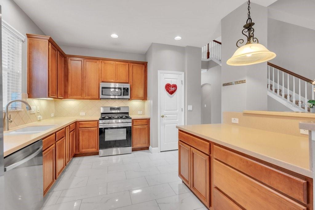 5929 FISHHAWK CROSSING BLVD — photo 8