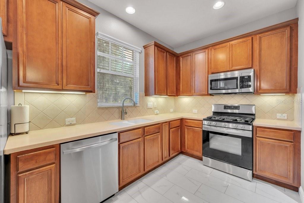 5929 FISHHAWK CROSSING BLVD — photo 9