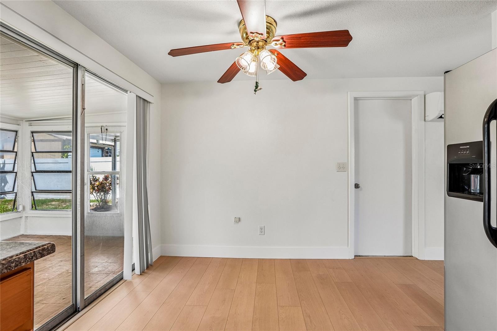 1535 SENTINEL ST — photo 14
