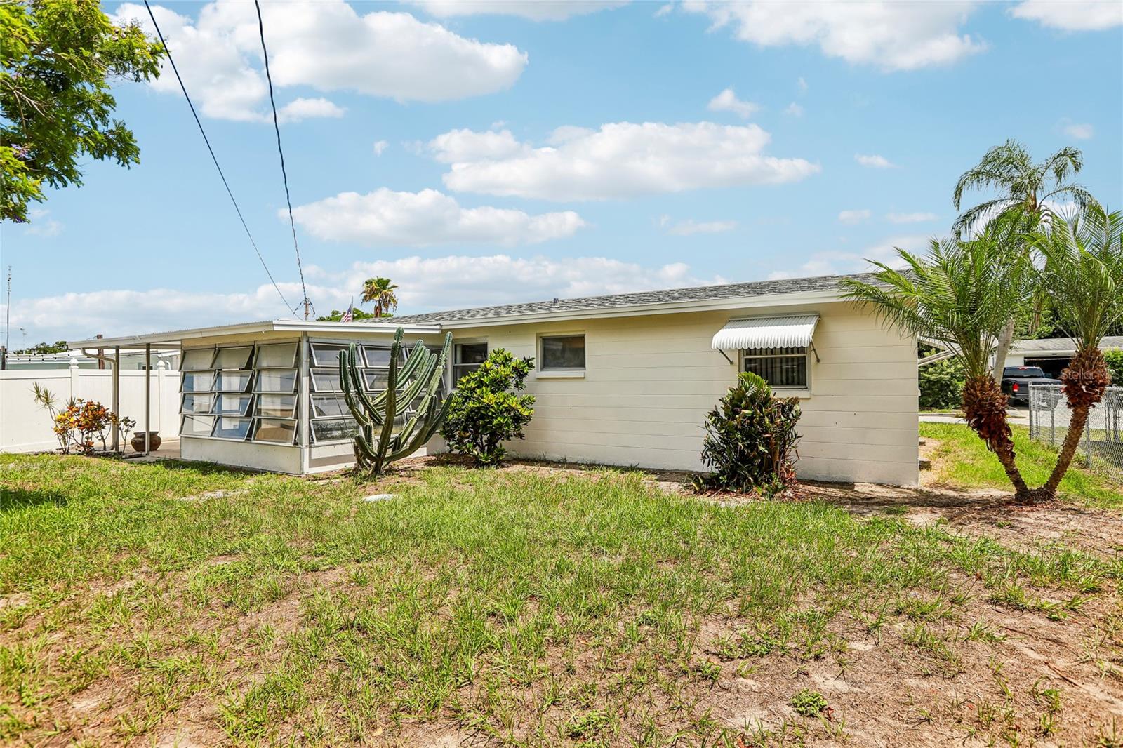 1535 SENTINEL ST — photo 32