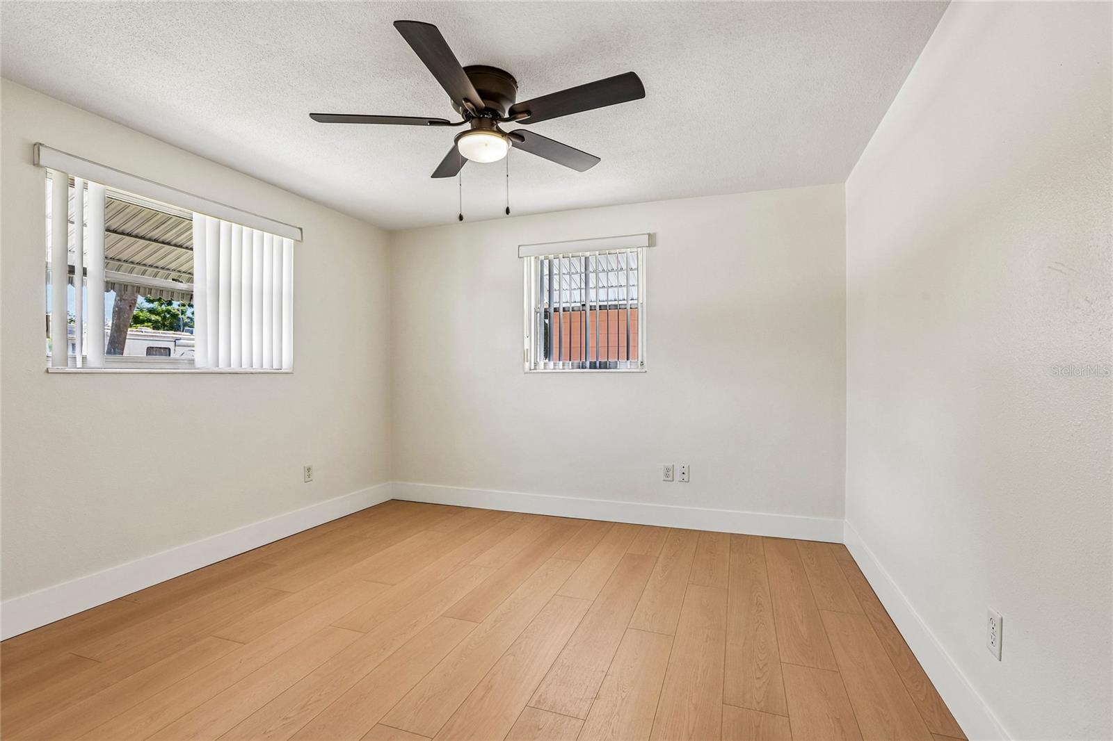 1535 SENTINEL ST — photo 16