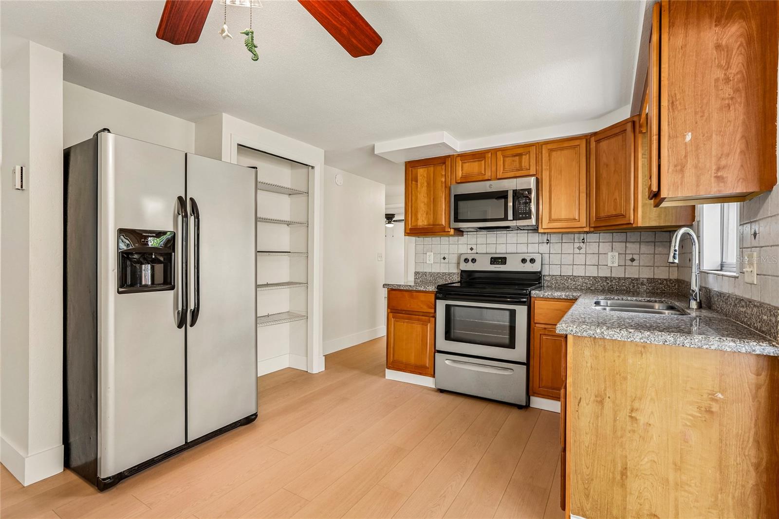 1535 SENTINEL ST — photo 11