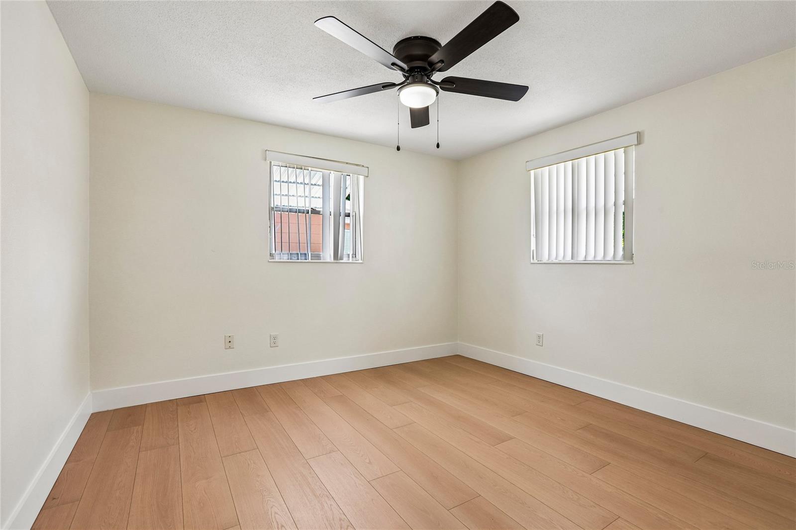 1535 SENTINEL ST — photo 20