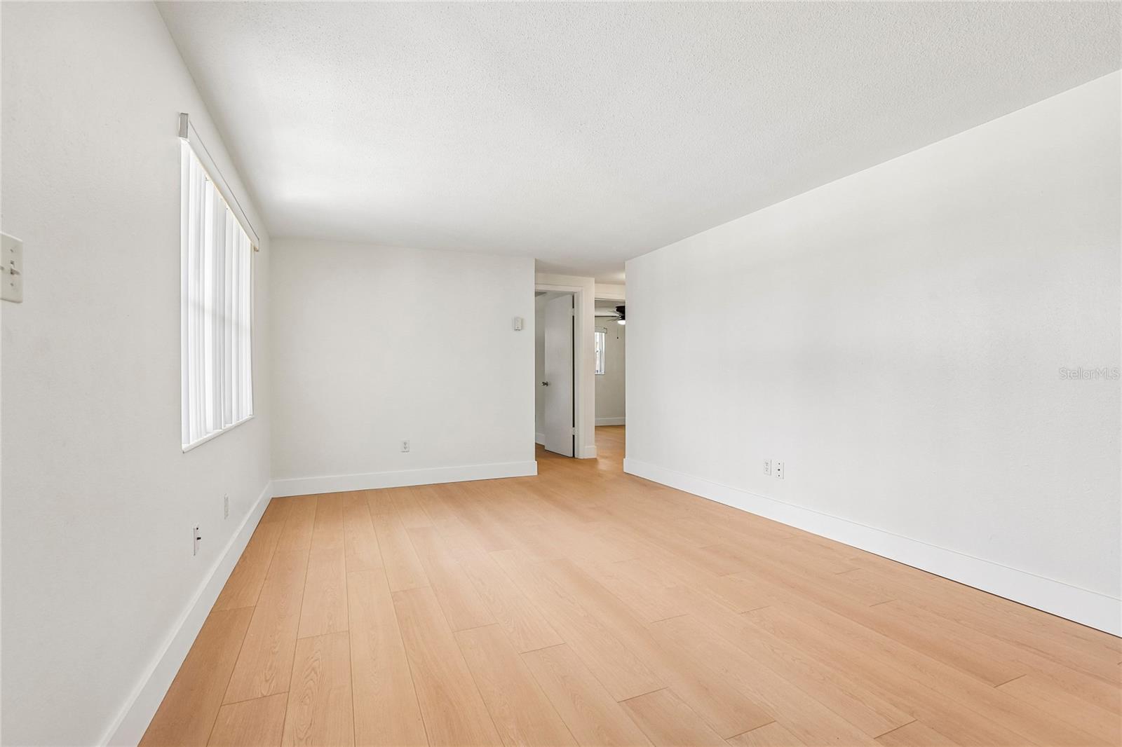 1535 SENTINEL ST — photo 5