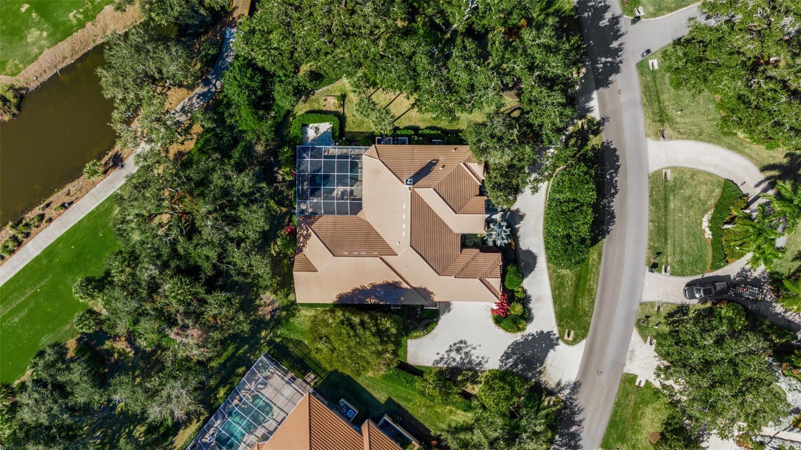 362 MACEWEN DR — photo 42