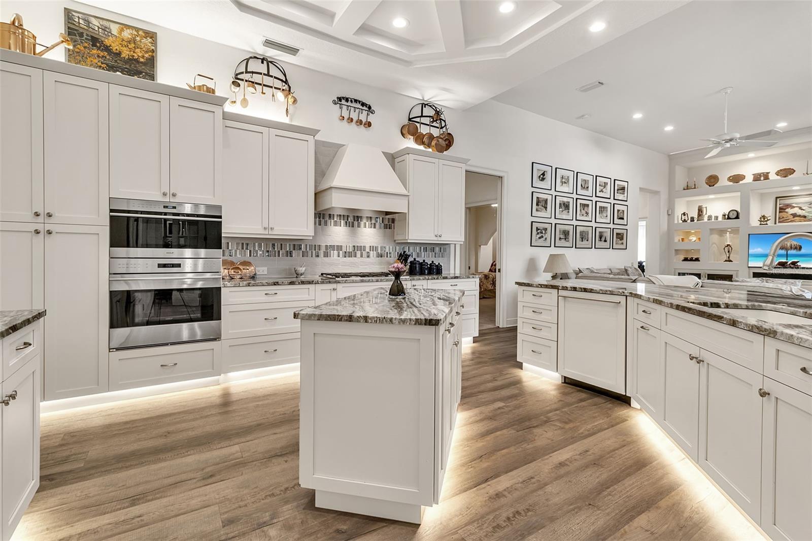 362 MACEWEN DR — photo 10