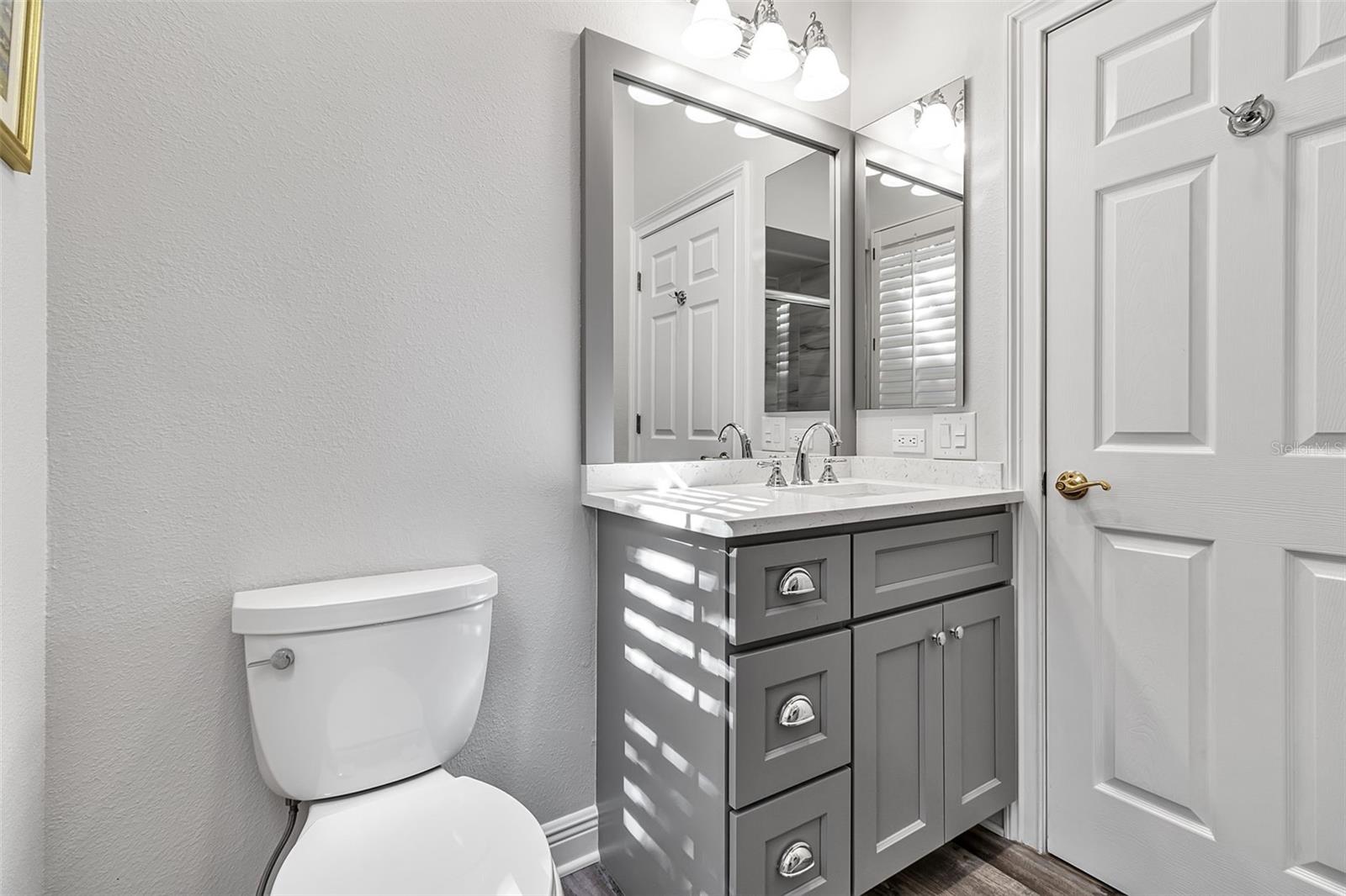 362 MACEWEN DR — photo 16