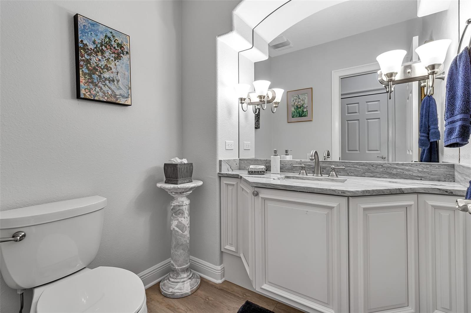 362 MACEWEN DR — photo 24